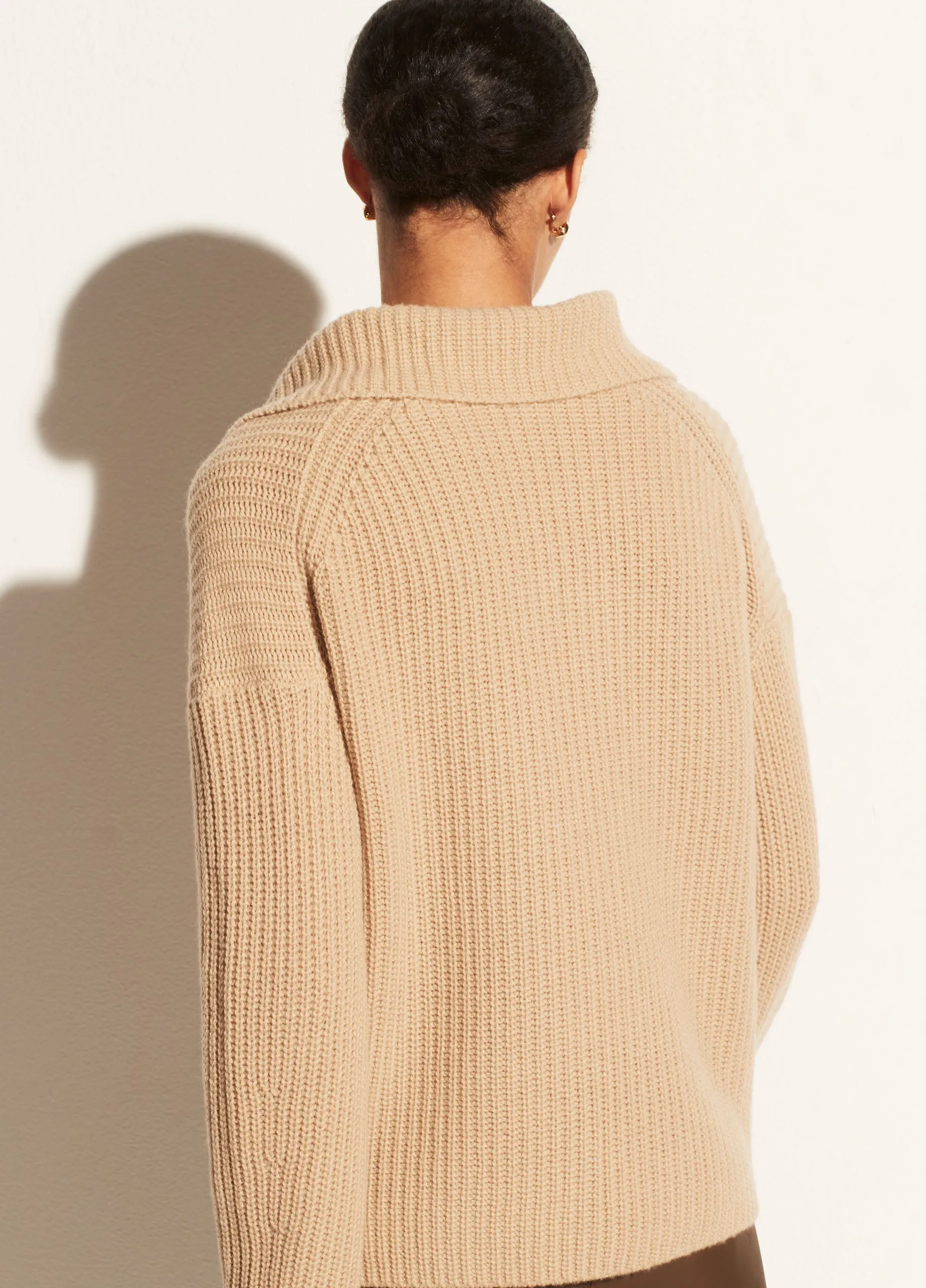 V-Neck Collared Pullover in Fauna